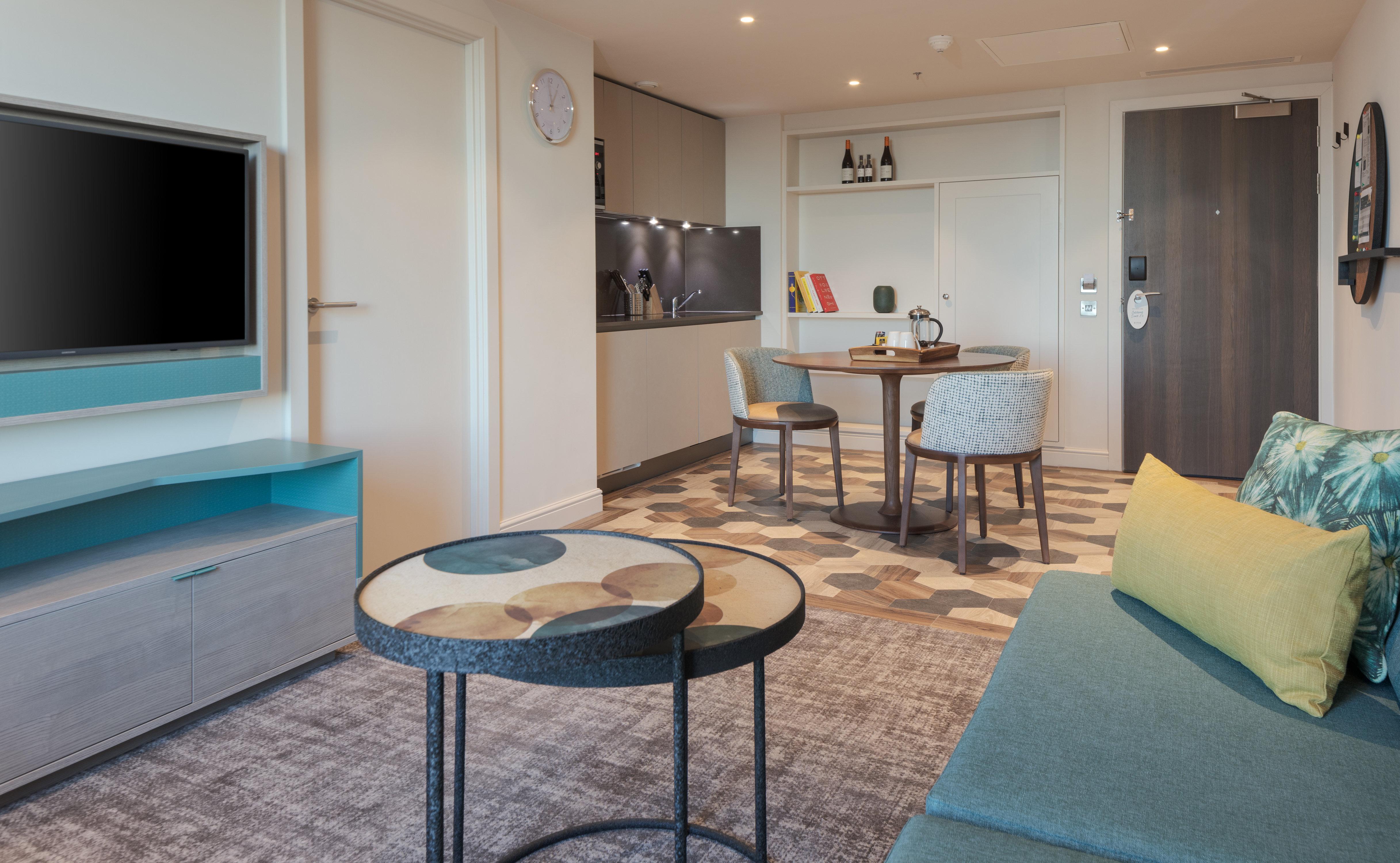 Staybridge Suites London Heathrow - Bath Road, An Ihg Aparthotel Хилингдън Екстериор снимка