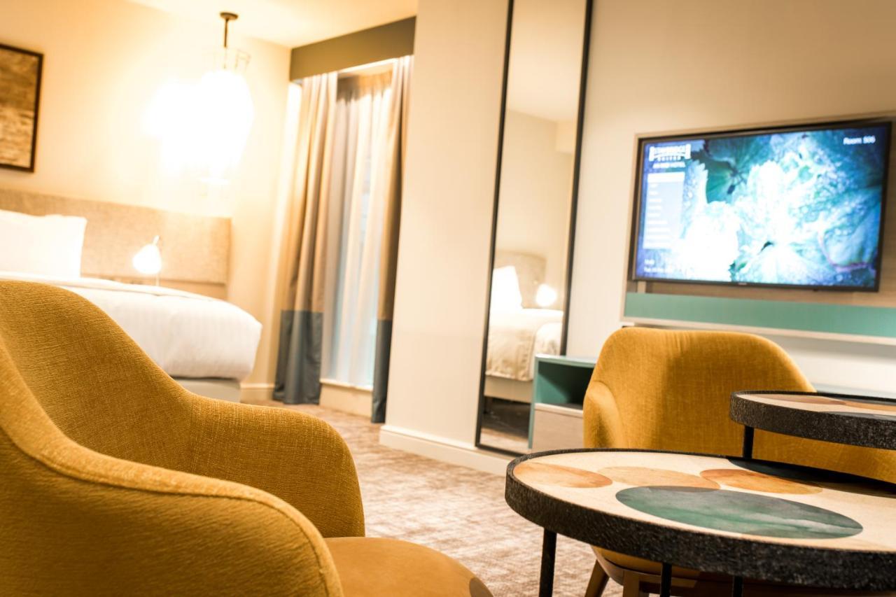 Staybridge Suites London Heathrow - Bath Road, An Ihg Aparthotel Хилингдън Екстериор снимка