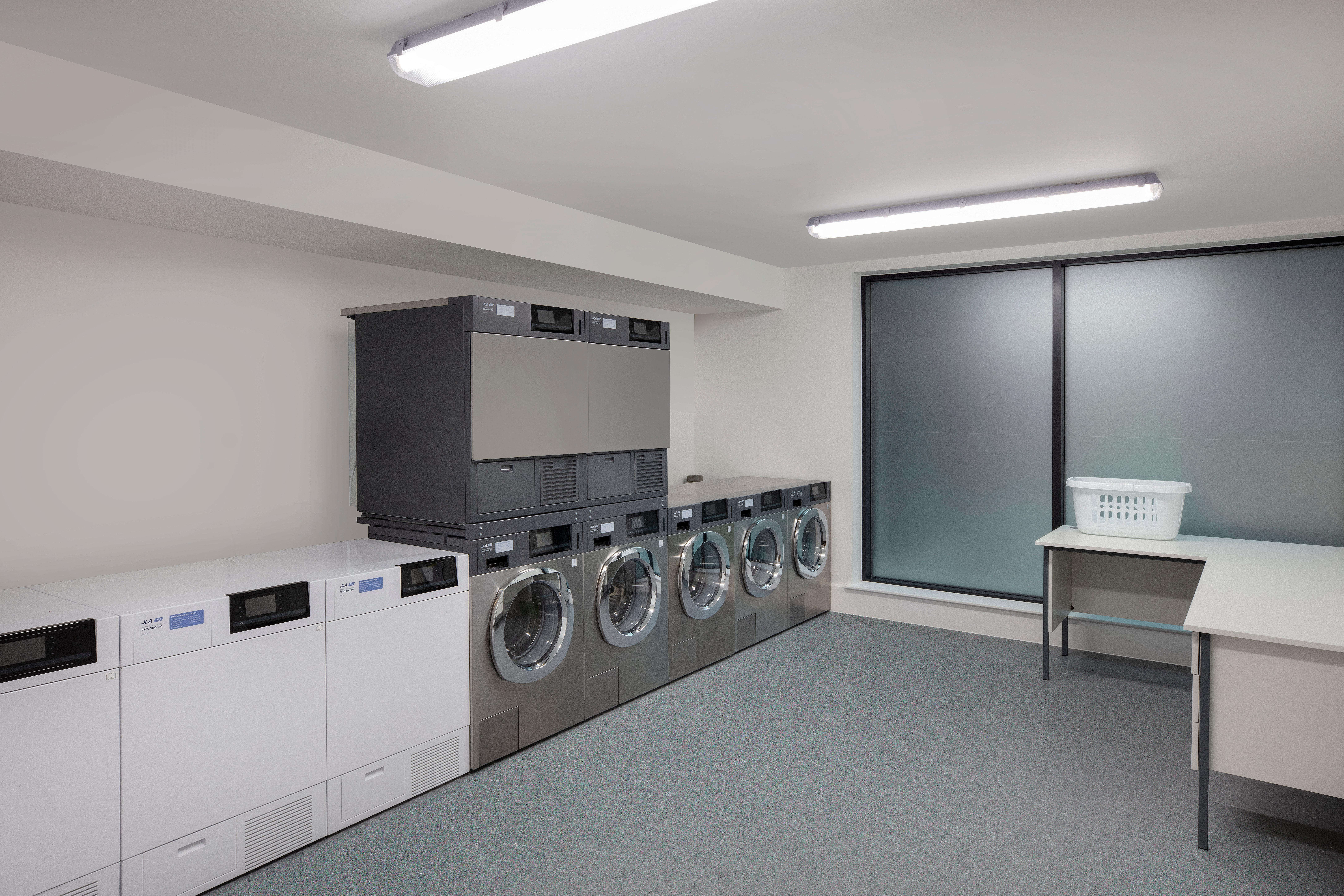 Staybridge Suites London Heathrow - Bath Road, An Ihg Aparthotel Хилингдън Екстериор снимка